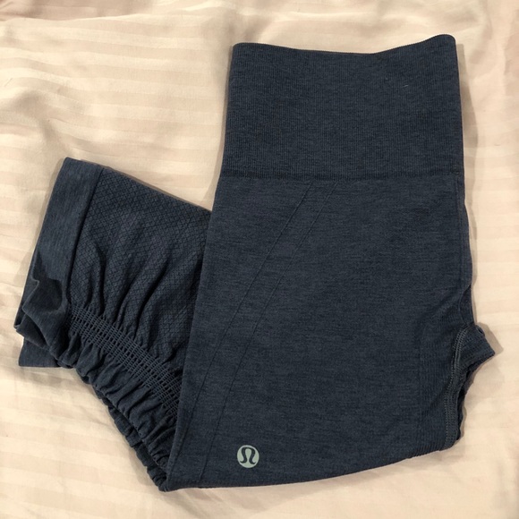✨Sold✨ Lululemon Leggings In The Flow Crop II - Picture 4 of 6